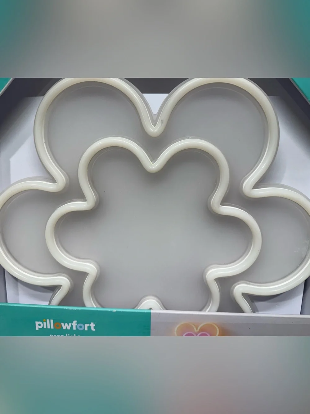 Pillowfort kid flower